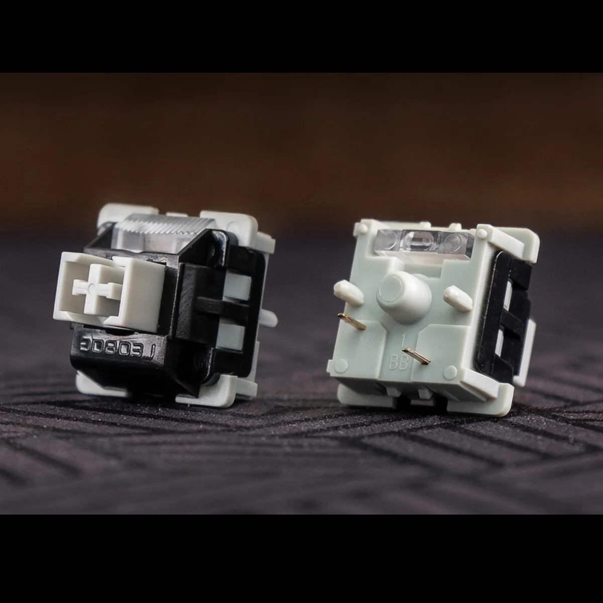 LEOBOG Graywood V4 Linear Mechanical Switch 5-Pin Pre-Lubed Smooth Marble Sound Improved Light Guide RGB Custom Keyboard Switch - SKU Option 1