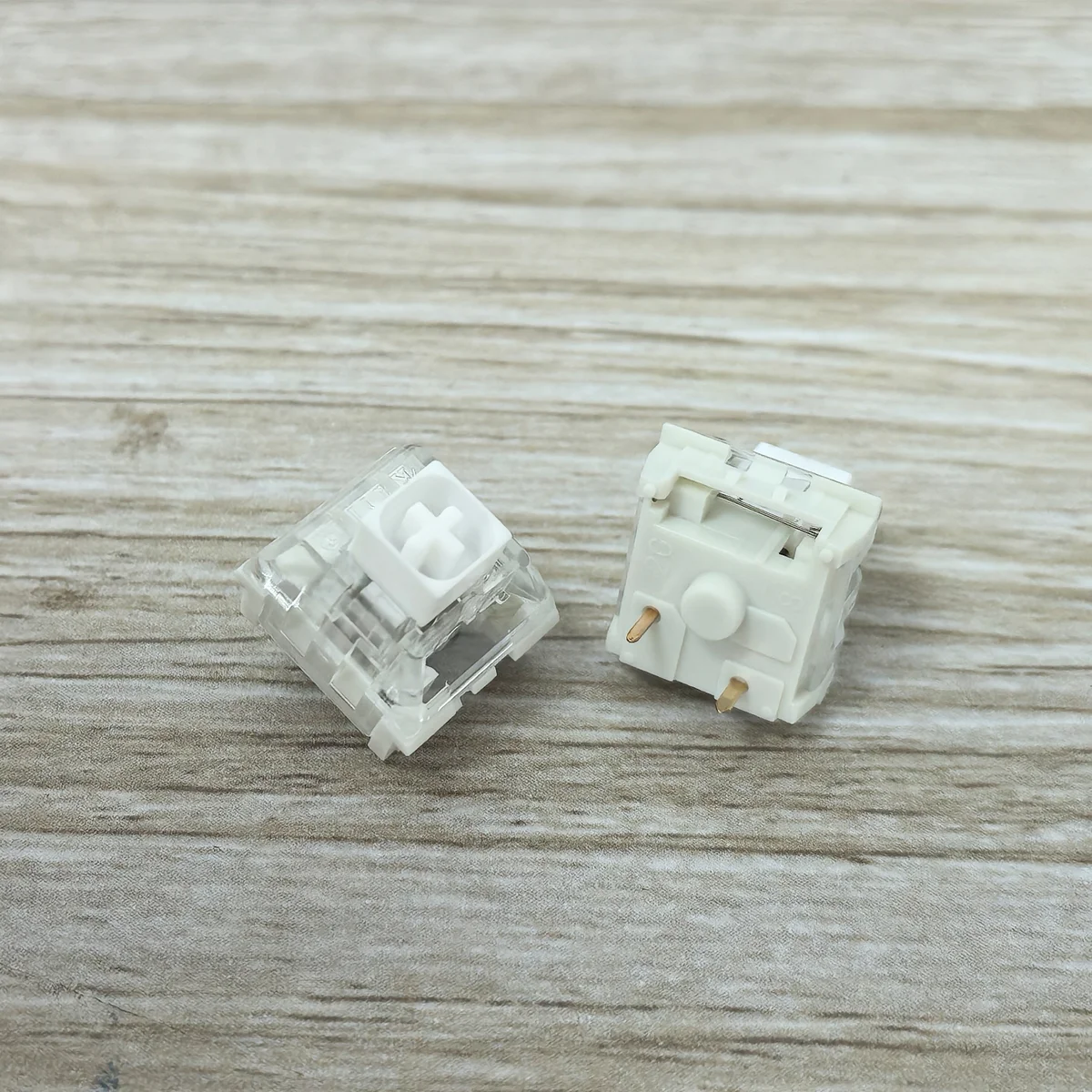 Wholesale  BOX White V1 3-Pin Mechanical Keyboard Switch Clacky Tactile Switch Clicker - Gallery Image 2