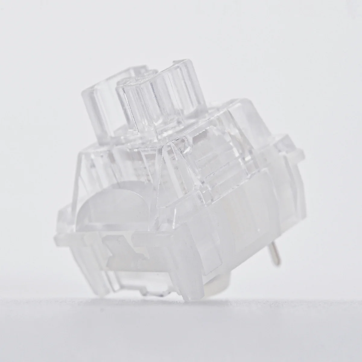 TTC Frozen Silent V2 Pre-Lubed Silent Linear Mechanical Keyboard Switch 5 Pin MX Compatible RGB Transparent Housing - Gallery Image 4